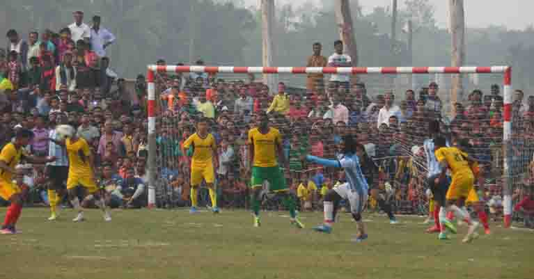 লাখো দর্শকের উপস্থিতিতে সোনাতলায় জাকজমক ভাবে ফাইনাল ফুটবল খেলা অনুষ্ঠিত