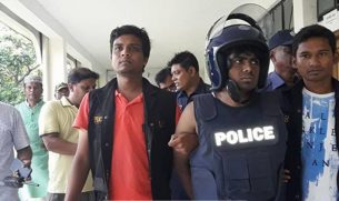 মাদারীপুরে কলেজ শিক্ষক রিপন চক্রবর্তীকে হত্যাচেষ্টার মামলায় জনতার হাতে আটক ফাহিম