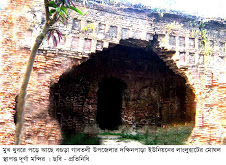 মুখ থুবরে পড়ে আছে গাবতলীর দক্ষিনপাড়ায় মোঘল স্থাপত্ত দূর্গা মন্দির সংস্কার জরুরী
