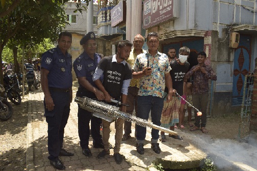 বগুড়া উপশহর পুলিশ ফাঁড়ি এলাকায় ডেঙ্গু প্রতিরোধ কার্যক্রম এর উদ্বোধন