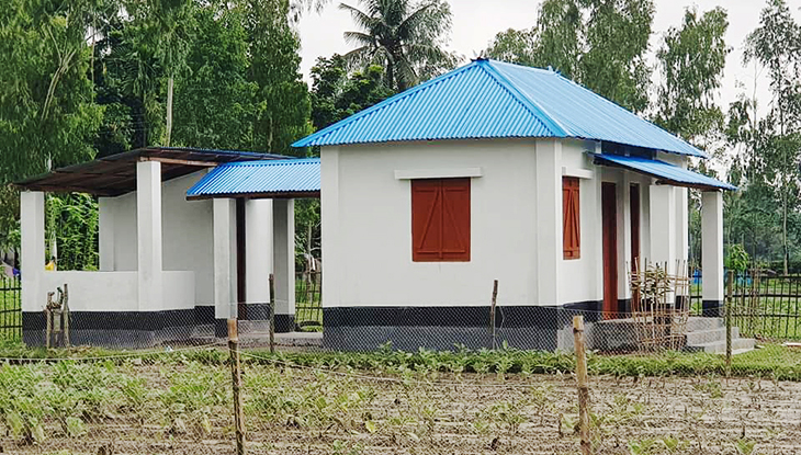 প্রাকৃতিক দুর্যোগ সহনীয় বাড়ি পেল ২১১ পরিবার