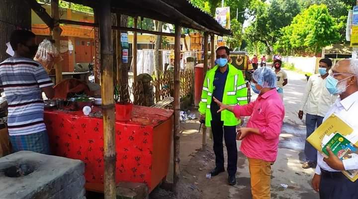 গোবিন্দগঞ্জে লক ডাউনের ২য় দিনে স্বাস্থ্য বিধি অমান্য করায় মোবাইল কোর্টে জরিমানা