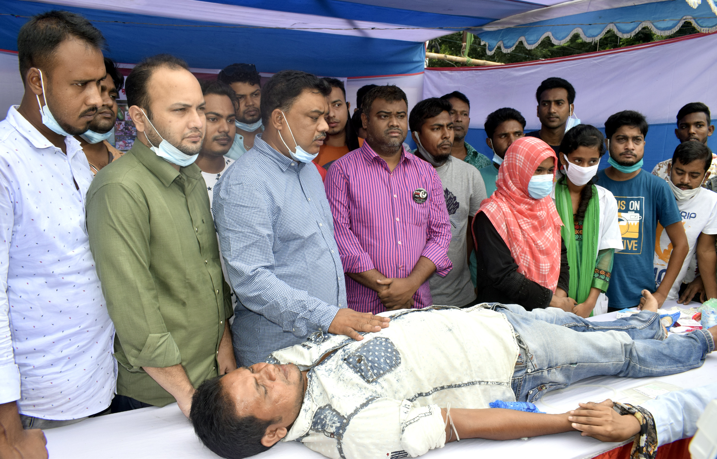 আওয়ামী স্বেচ্ছাসেবক লীগ বগুড়া শহর শাখা উত্তর এর আয়োজনে ফ্রি রক্তের গ্রূপ পরীক্ষা ও রক্তদান কর্মসূচি