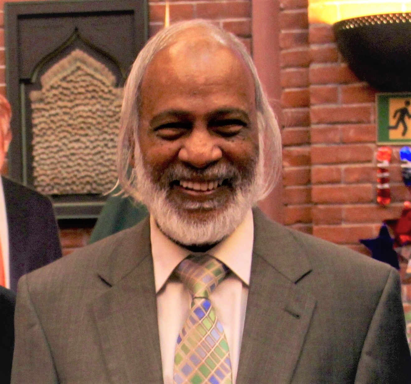 আইসিইউতে ড. আব্দুল মঈন খান