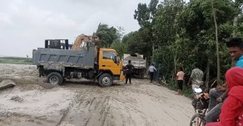 সরকারের উন্নয়নমূলক কাজে বিনামূল্যে ব্যবহারের অনুমোদন নিয়ে, প্রতিদিন ৫০ লক্ষ টাকার বালু বিক্রির অভিযোগ